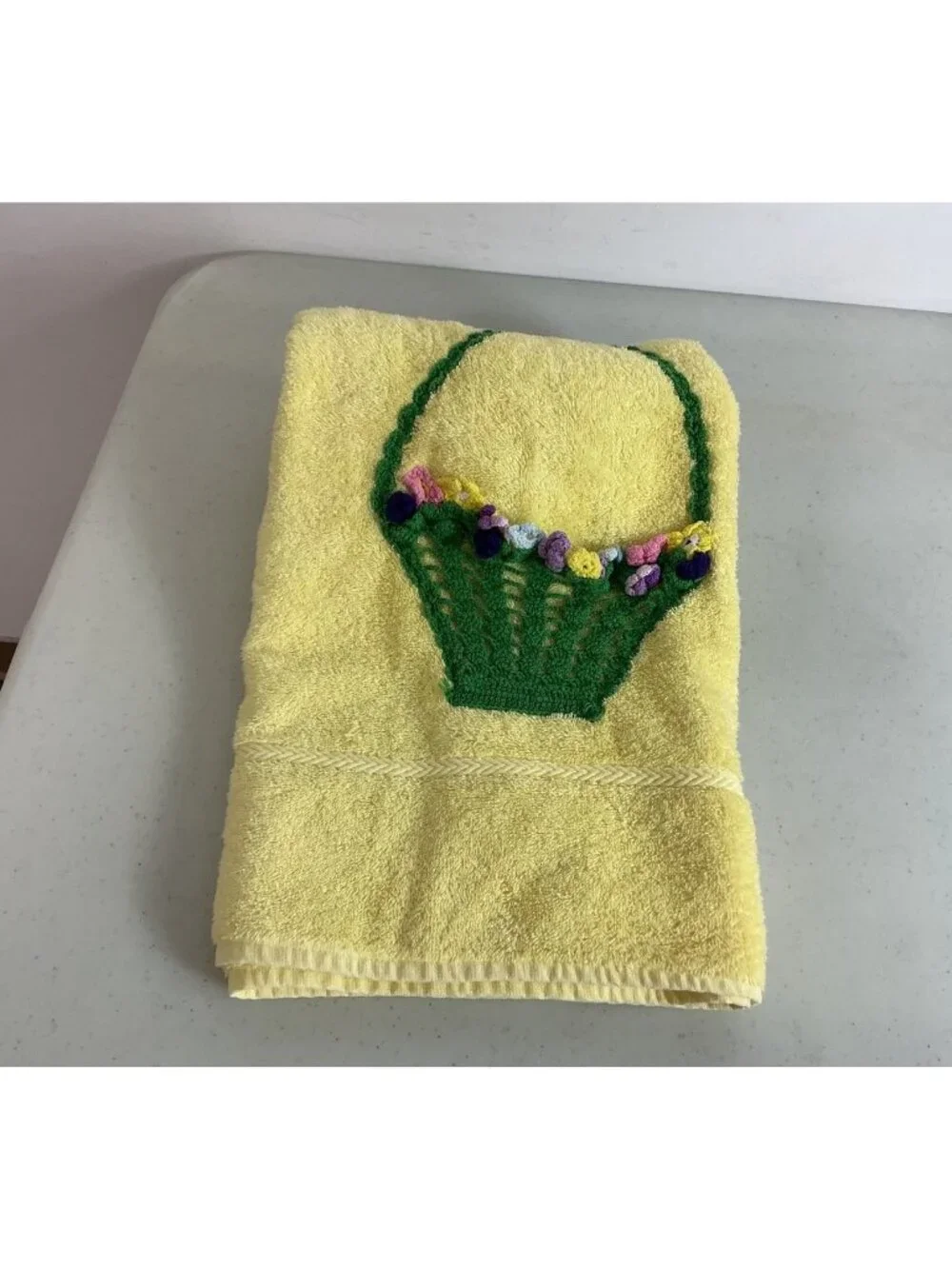 Vintage Cannon Yellow Bath Towel Floral Basket Embroidered